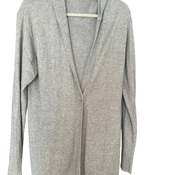 Uniqlo Gray Rayon/Cashmere Blend Cardigan EUC - Picture 1 of 3